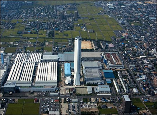 Nhà máy Inazawa Work với tháp thử thang Solae